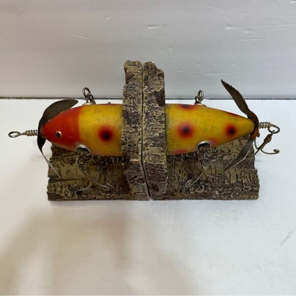 VINTAGE FISHING LURE BOOKENDS - Picture 2 of 9